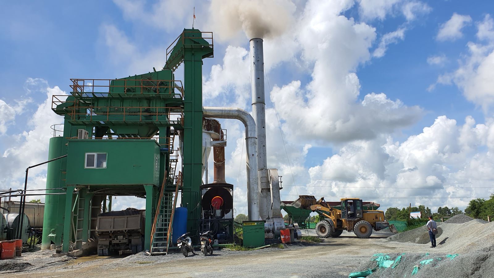 Tăng tốc thảm nhựa tuyến Quản Lộ-Phụng Hiệp, rút ngắn 50 km đường xuyên miền Tây