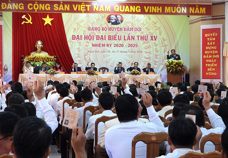 Trực tiếp bầu Bí thư Cấp ủy huyện ở Cà Mau
