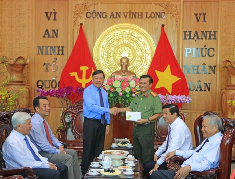 Công an Vĩnh Long vì bình yên cuộc sống