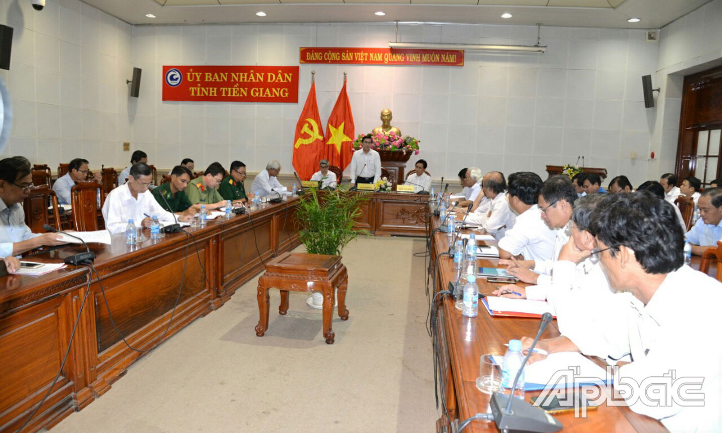 Tiền Giang: khuyến cáo người dân đeo khẩu trang nơi đông người