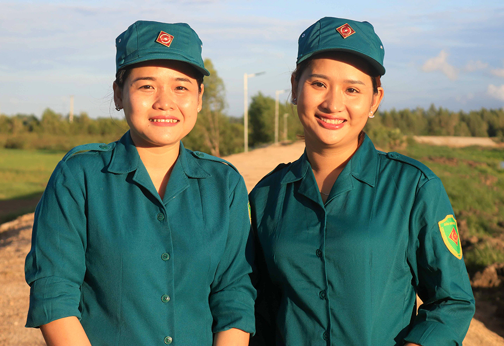 “Bông hồng xanh” nơi biên giới