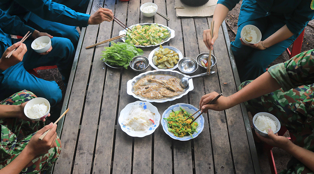 “Bông hồng xanh” nơi biên giới