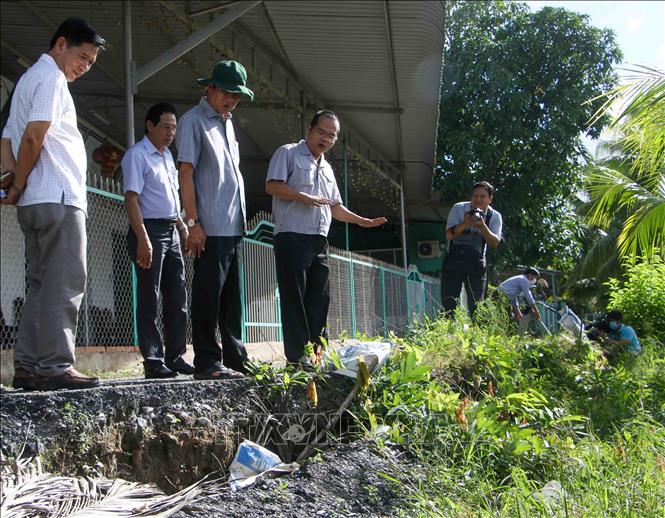 Nhiều điểm sạt lở nghiêm trọng trên sông Ô Môn