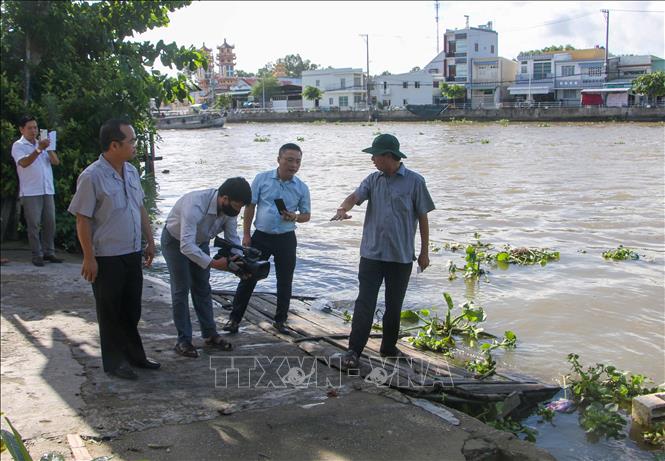 Nhiều điểm sạt lở nghiêm trọng trên sông Ô Môn