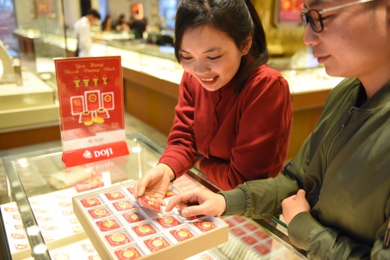 Giá vàng hôm nay 12-9: Giảm giá ngày cuối tuần
