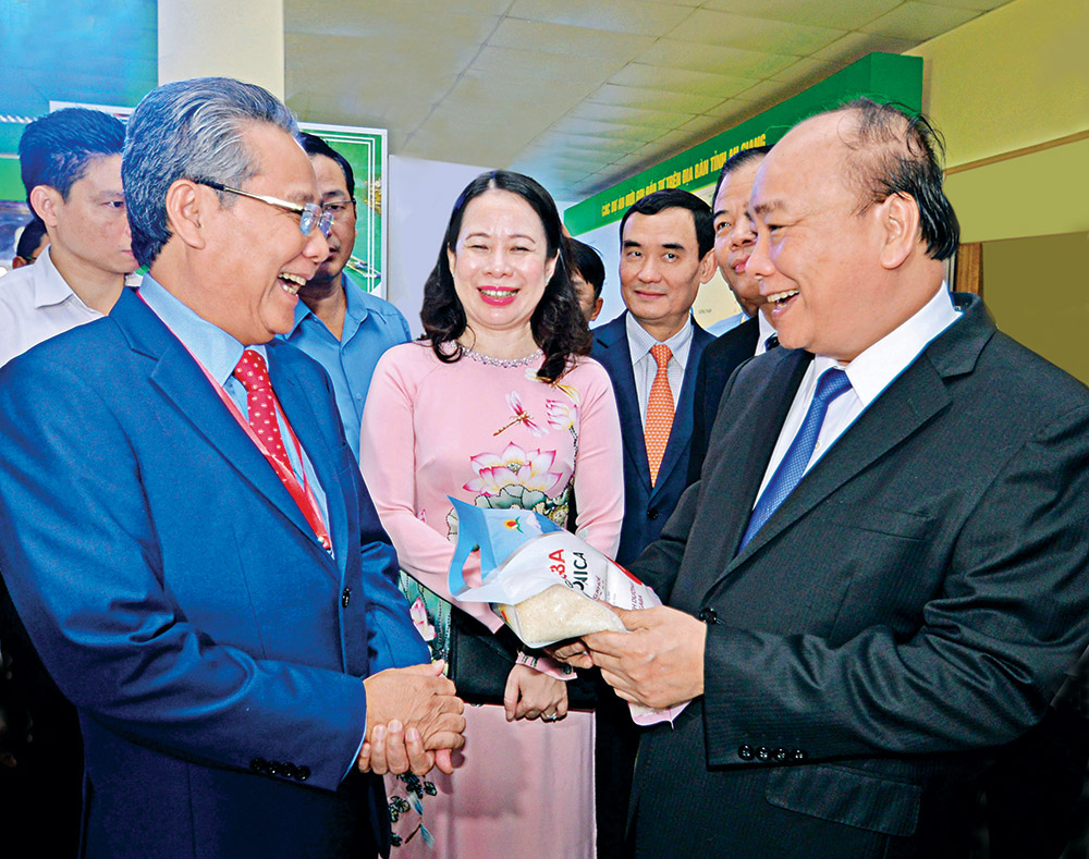Thủ tướng Chính phủ Nguyễn Xuân Phúc tham dự Hội nghị Xúc tiến đầu tư tỉnh An Giang