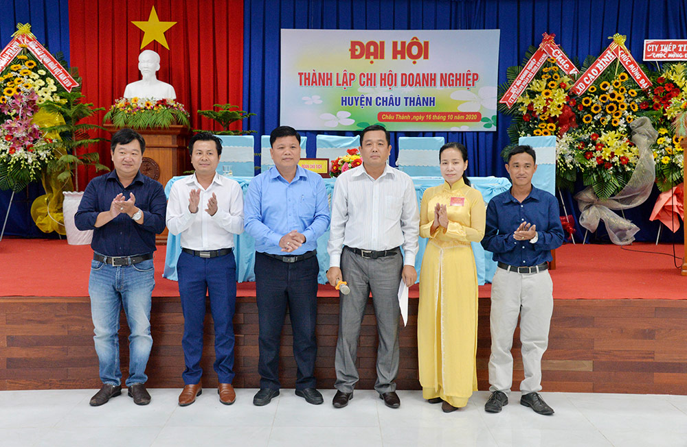 Ban Chấp hành Chi hội Doanh nghiệp huyện Châu Thành ra mắt đại hội