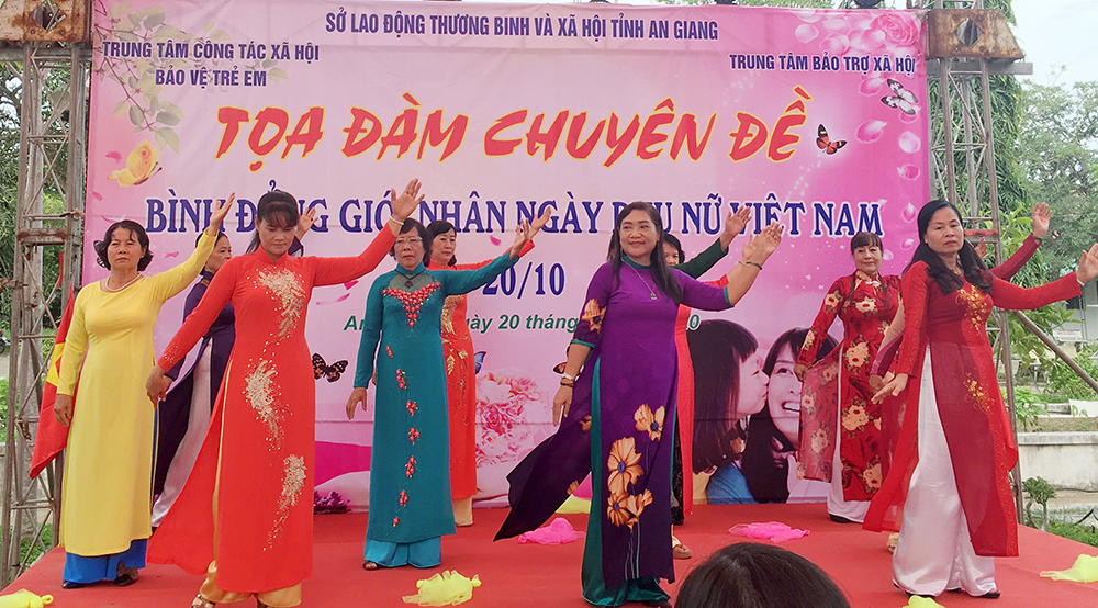 Ngày phụ nữ đặc biệt ở Trung tâm Bảo trợ xã hội