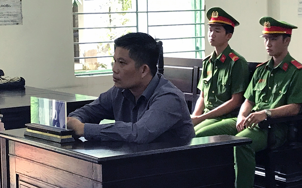 Ngồi tù vì “lạm quyền”