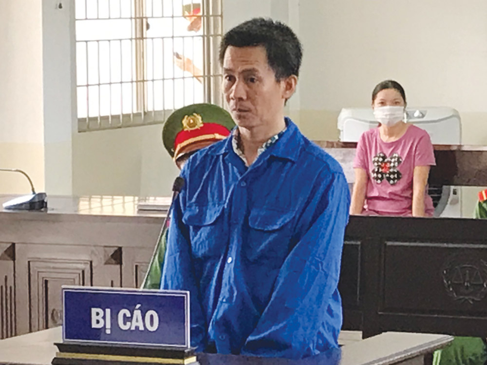 Ở tù vì lấy tiền công ty tiêu xài