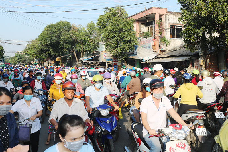 Bến Tre: Kẹt xe gần 1km trên đường Nguyễn Đình Chiểu