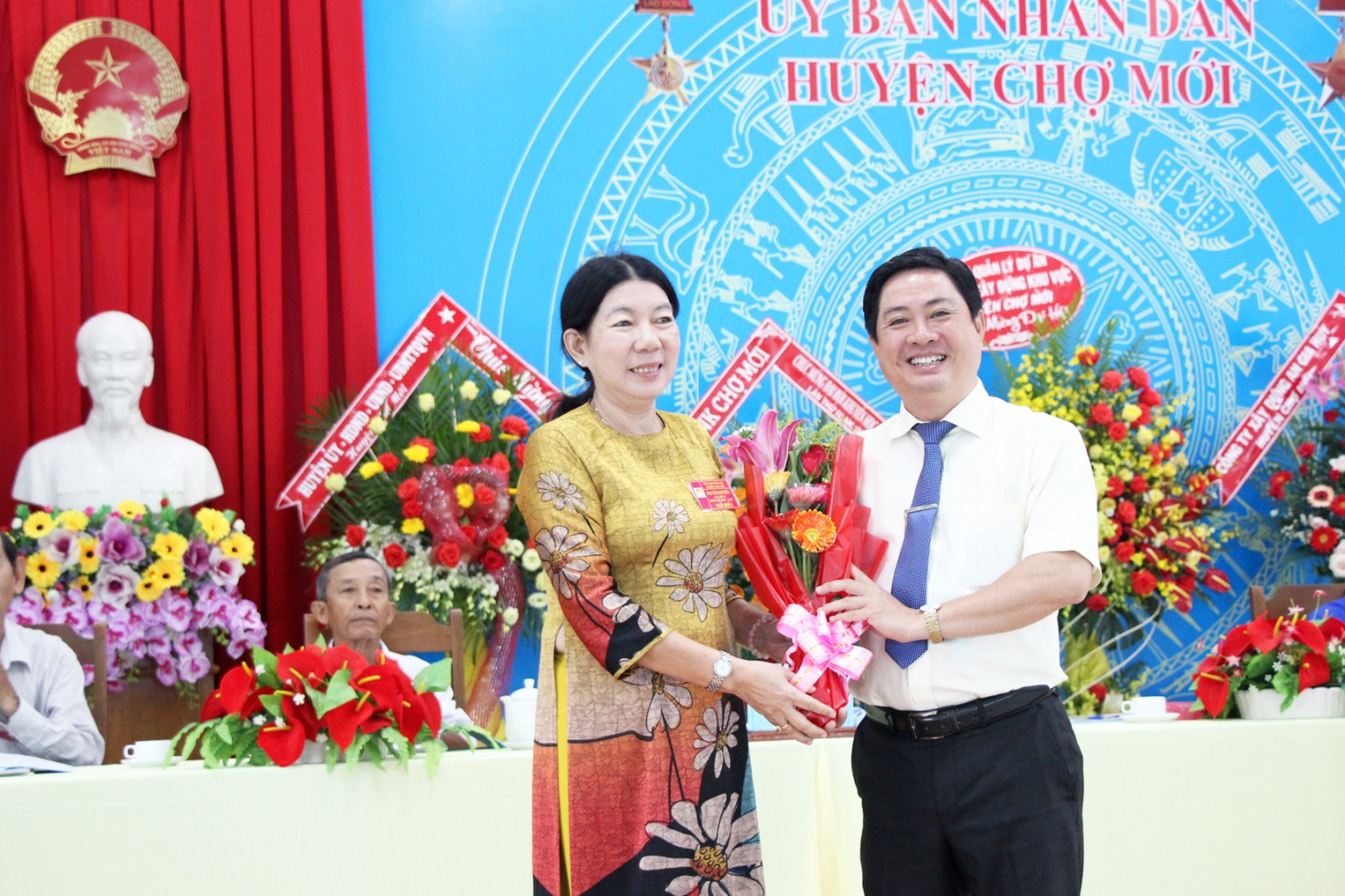 Bà Trần Thị Yến Châu tái cử Chủ tịch Hội Khuyến học huyện Chợ Mới (nhiệm kỳ 2020-2025)