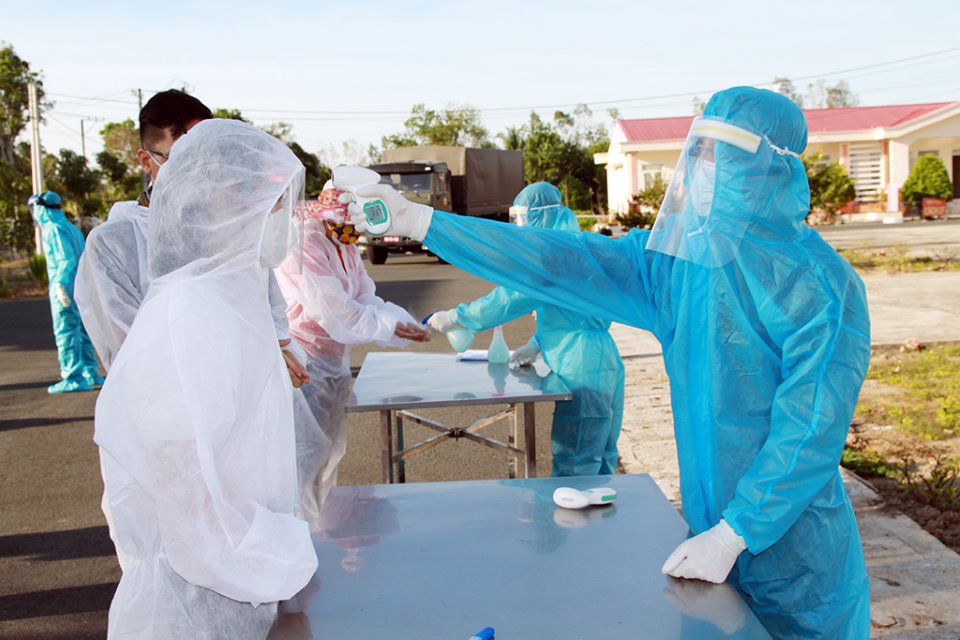 Hậu Giang: Tiếp nhận 55 công dân Việt Nam về từ Philippines cách ly tập trung phòng dịch Covid – 19