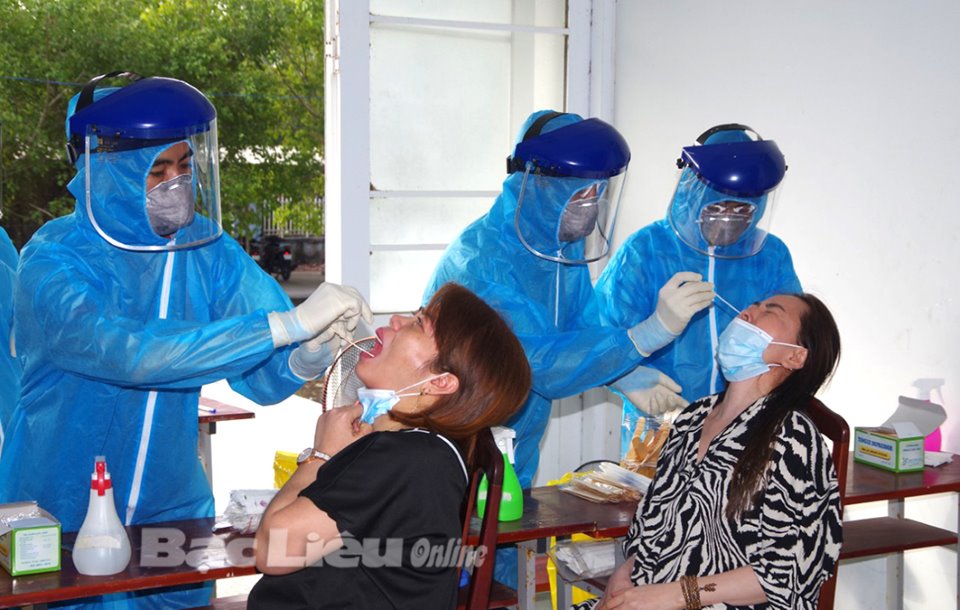 Bạc Liêu: Lấy mẫu xét nghiệm COVID-19 lần 2 cho 239 công dân đang cách ly tập trung