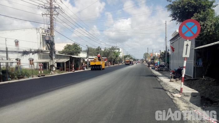 Tăng tốc thảm nhựa, nâng cấp mặt đường QL1 đoạn qua Bạc Liêu