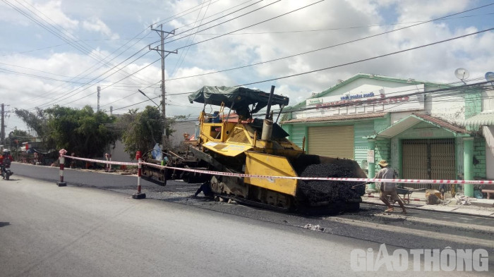 Tăng tốc thảm nhựa, nâng cấp mặt đường QL1 đoạn qua Bạc Liêu