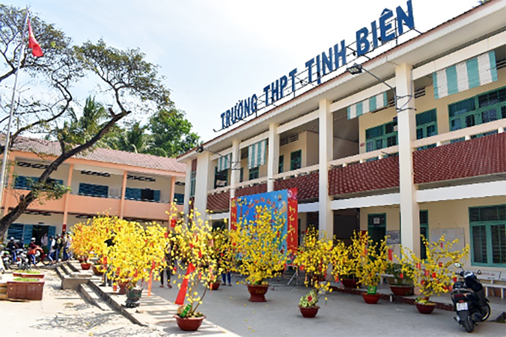 Sáng tạo không gian xuân cho trường học