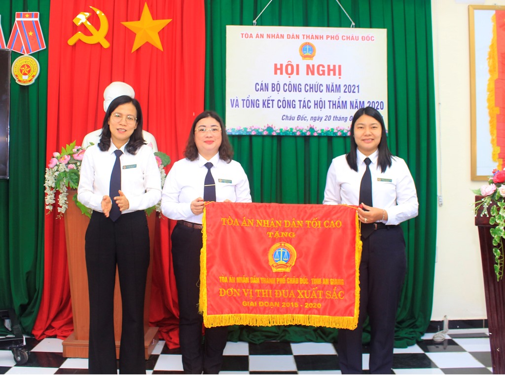 Tòa án nhân dân TP. Châu Đốc: Đơn vị thi đua xuất sắc nhiều năm liền