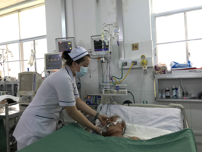 Cần Thơ: Huy động bác sĩ 5 chuyên khoa cứu bệnh nhân "ho ra máu sét đánh"