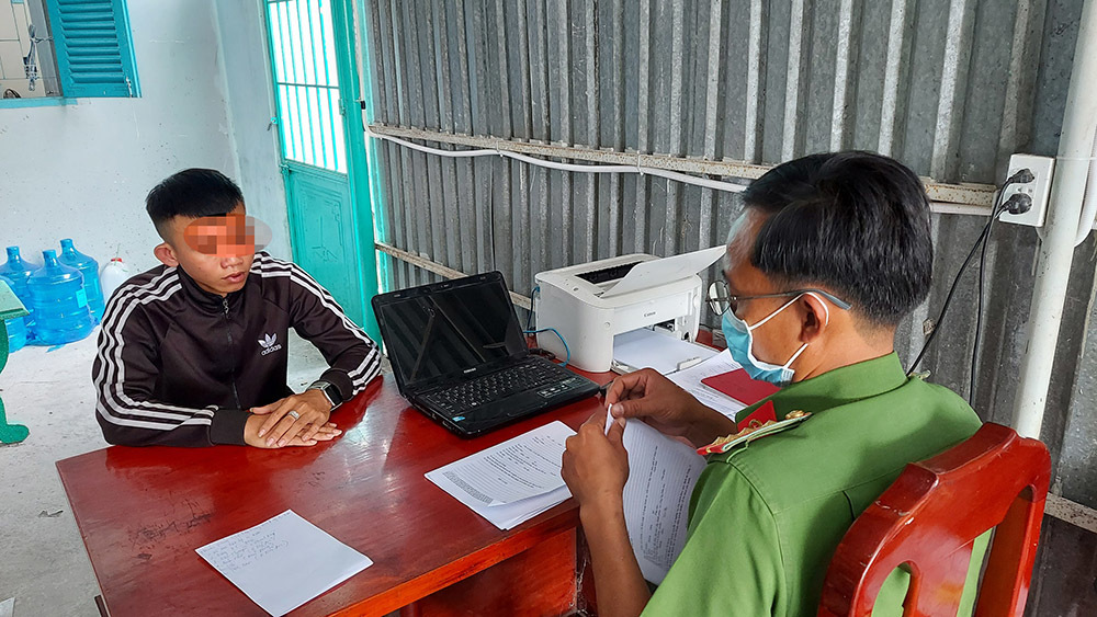 Đồng Tháp: Triệu tập hơn 10 người vụ học sinh bị lôi từ trường ra bên ngoài đánh dã man