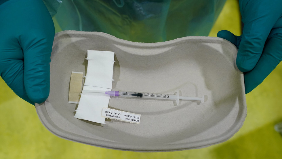 WHO khuyến cáo vaccine ngừa COVID-19 gây triệu chứng giống cúm