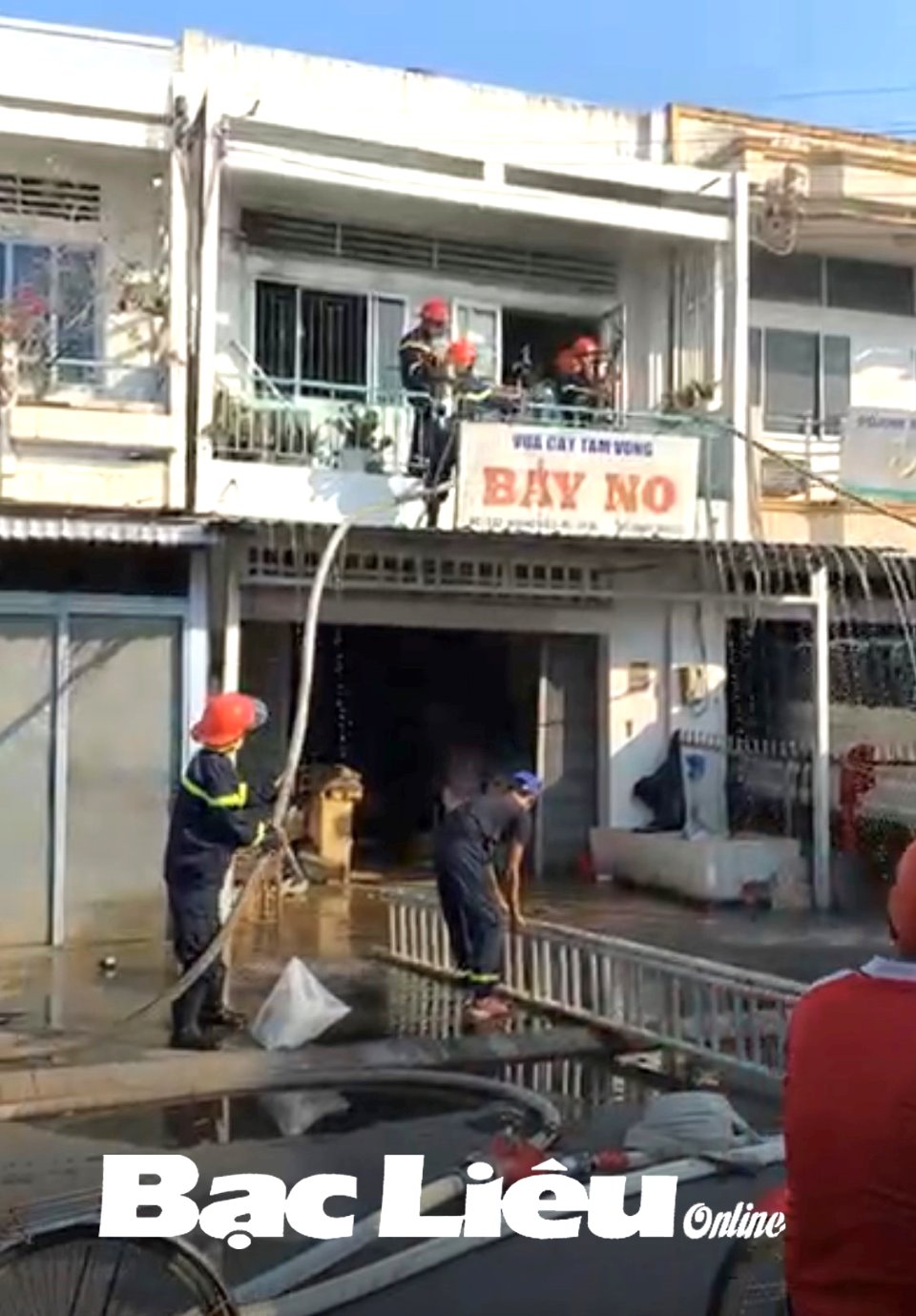 Bạc Liêu: Cháy nhà nghi do chập điện, nhiều người hốt hoảng