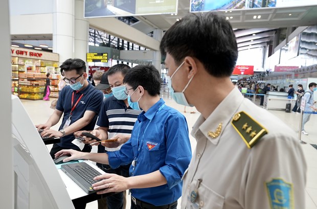 Hãng bay phải chịu trách nhiệm kiểm soát hành khách khai báo y tế