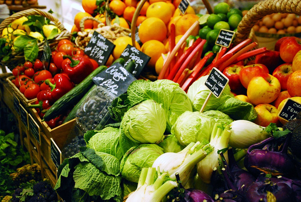  Cách giảm cân ngày Tết bằng ăn nhiều rau xanh và trái