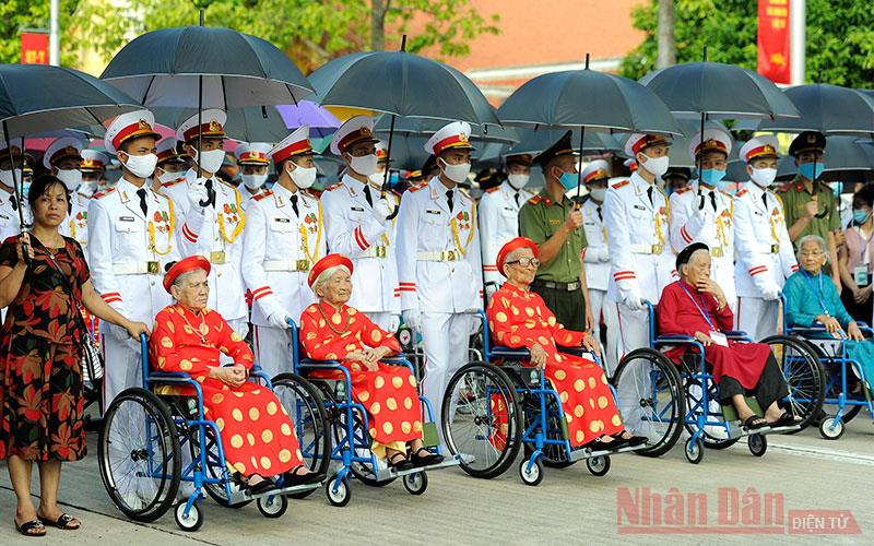 Đề xuất mức chuẩn ưu đãi người có công là 1.624.000 đồng