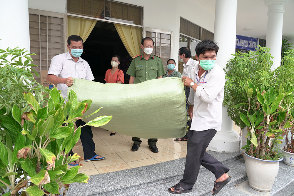 Tiếp nhận nguồn lực ủng hộ Quỹ Phòng, chống dịch COVID-19 tỉnh An Giang