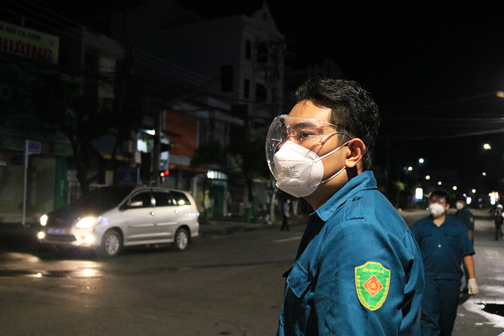 “Hãy ở nhà, mọi gian khó để chúng tôi lo”