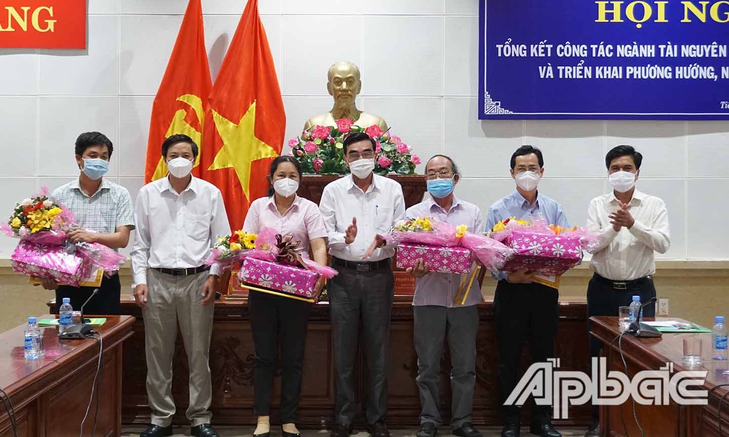 Tiền Giang: Tiếp tục quản lý, khai thác sử dụng hiệu quả tài nguyên đất
