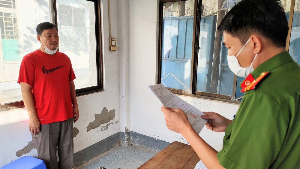 Khởi tố vụ án và bắt giam 6 bị can liên quan đường dây mua bán vàng nhập lậu và USD