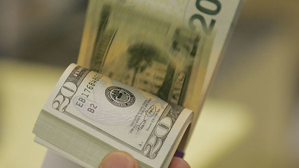 Tỷ giá USD, Euro ngày 8-2: USD tụt giảm, Euro tăng nhanh