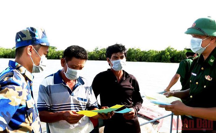 Chặn nạn buôn lậu xăng dầu trên biển Sóc Trăng
