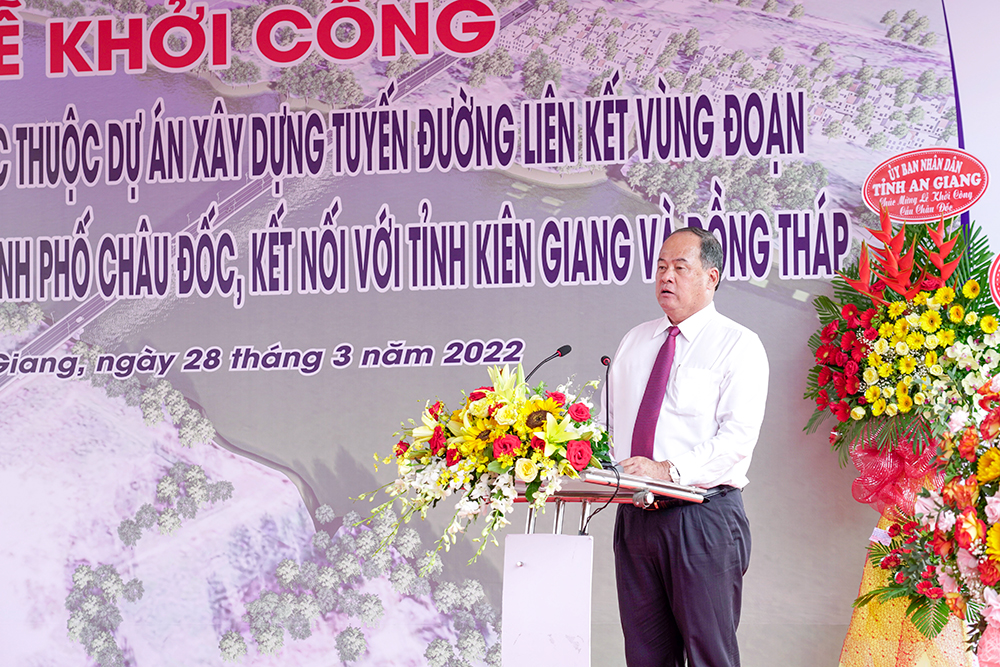 Khởi công xây dựng cầu Châu Đốc và đường dẫn vào cầu thuộc Dự án Xây dựng tuyến đường liên kết vùng, đoạn từ TX. Tân Châu đến TP. Châu Đốc