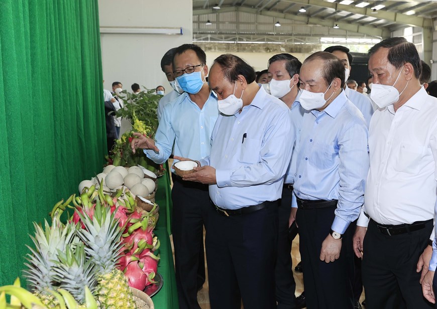 Chủ tịch nước thăm một số hợp tác xã tiêu biểu ở Tiền Giang