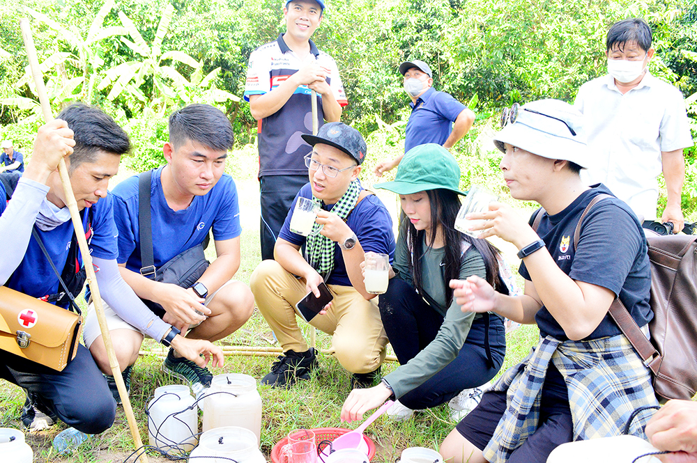 Tổ chức tour du lịch trải nghiệm “Trekking núi Cấm”