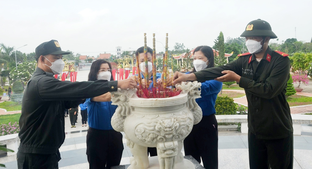 Tuổi trẻ An Giang phát huy truyền thống “Uống nước nhớ nguồn”