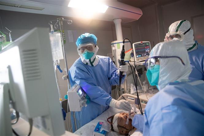 COVID-19 tới 6 giờ sáng 13/5: Triều Tiên ghi nhận ca dương tính đầu tiên; Thế giới tiếp tục nới lỏng các biện pháp phòng dịch