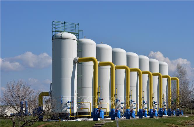 Ukraine ngừng xuất khẩu khí đốt, than đá và dầu nhiên liệu