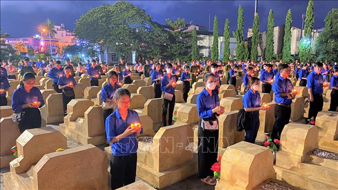 Tuổi trẻ cả nước thắp nến tri ân các anh hùng, liệt sỹ