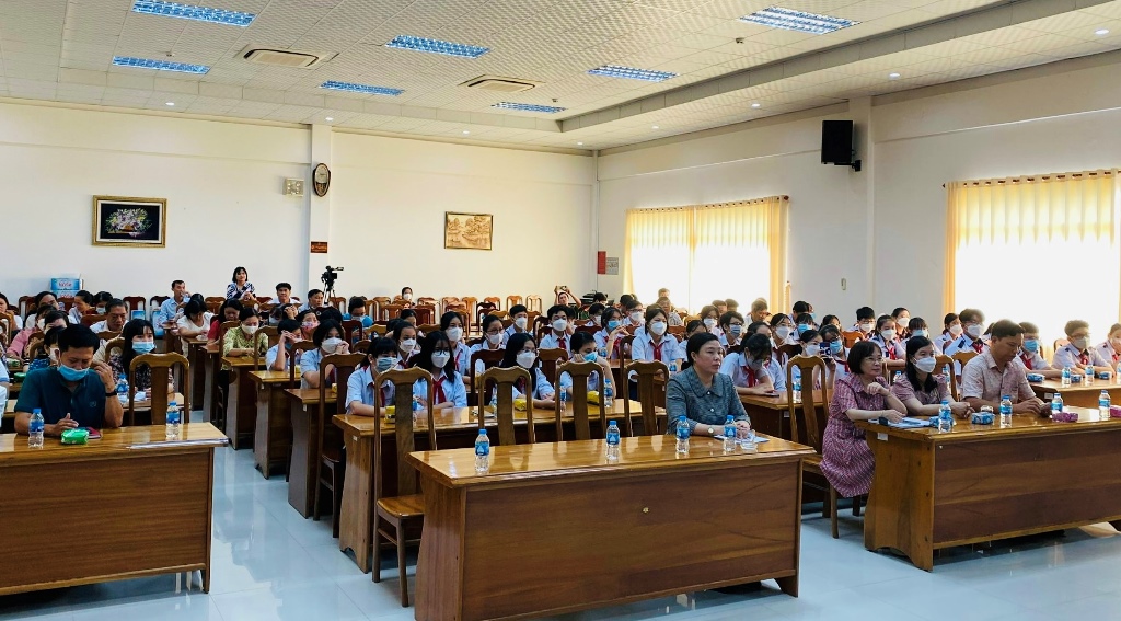 An Giang: 150 đại biểu tham gia tọa đàm “Bảo vệ trẻ em trên môi trường mạng”
