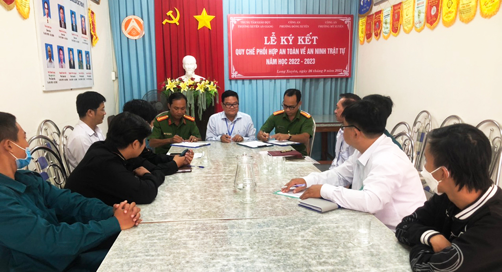 Trung tâm Giáo dục thường xuyên An Giang ký kết quy chế phối hợp đảm bảo an toàn về an ninh trật tự năm học 2022-2023
