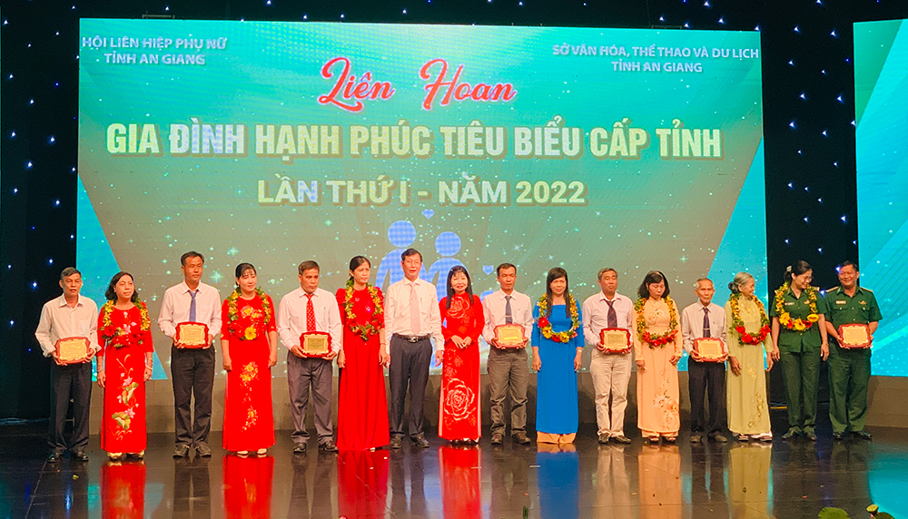 An Giang tuyên dương 54 gia đình hạnh phúc tiêu biểu cấp tỉnh