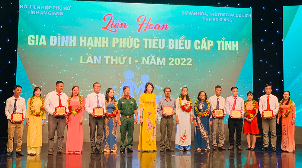 An Giang tuyên dương 54 gia đình hạnh phúc tiêu biểu cấp tỉnh