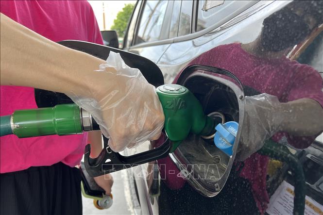 Chiều 7/11, giá dầu châu Á giảm hơn 1 USD/thùng