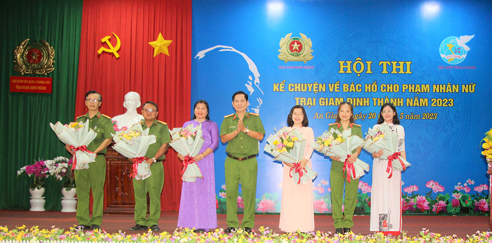 Phạm nhân nữ Trại giam Định Thành kể chuyện về Bác Hồ