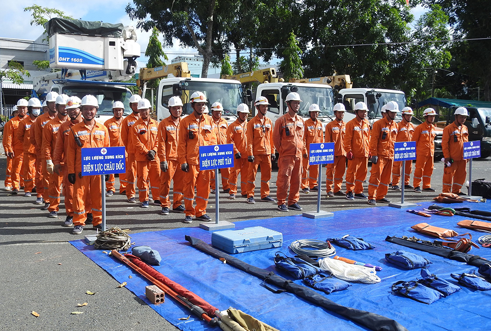 Công ty Điện lực An Giang diễn tập phòng, chống thiên tai và tìm kiếm cứu nạn năm 2023