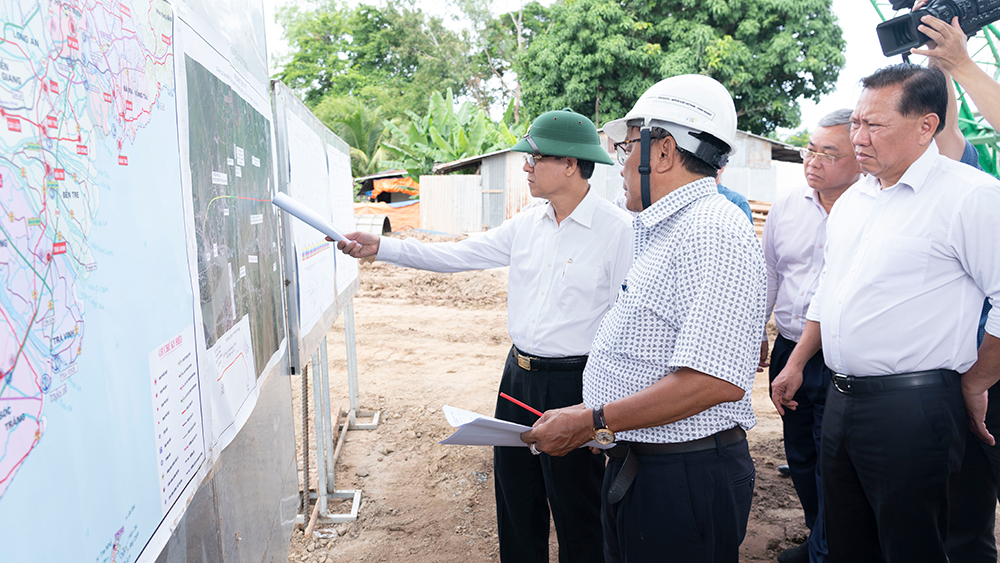 Bí thư Tỉnh ủy An Giang Lê Hồng Quang kiểm tra tiến độ thi công Dự án tuyến nối Quốc lộ 91, tuyến tránh TP. Long Xuyên